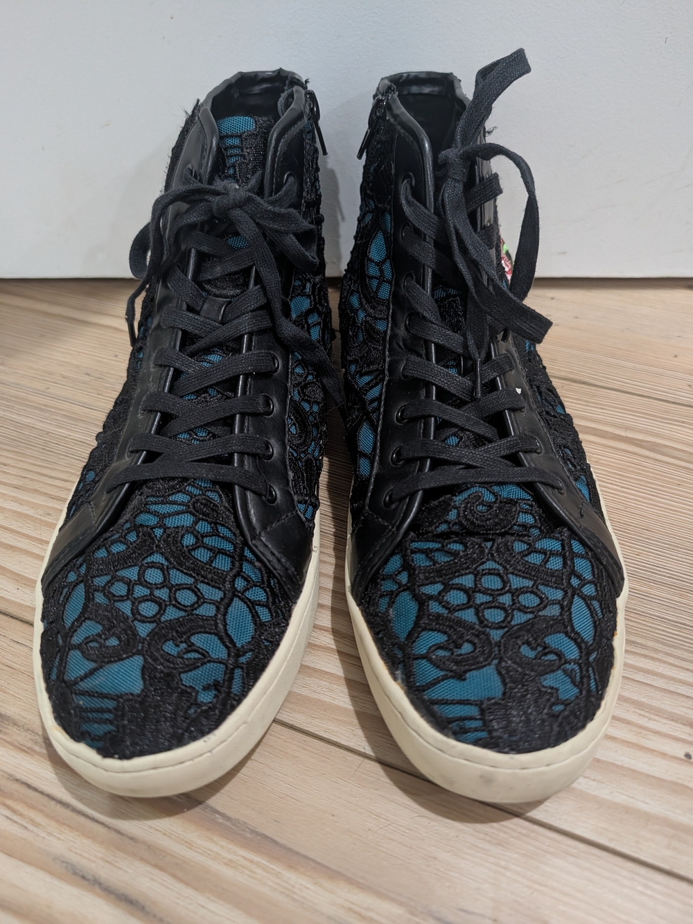 Steve Madden Men’s Black Lace Floral Rose High Top Sneakers Size 12 - Picture 4 of 10